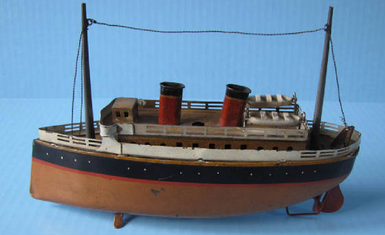 Bing tin clockwork boat 9in long