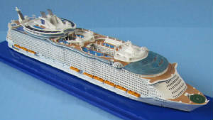 Collector's Series cruise ship models 1:1250 scale