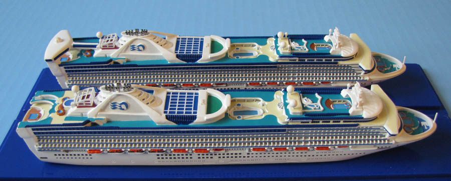 Grand Princess cruise ship model  1:1250.jpg