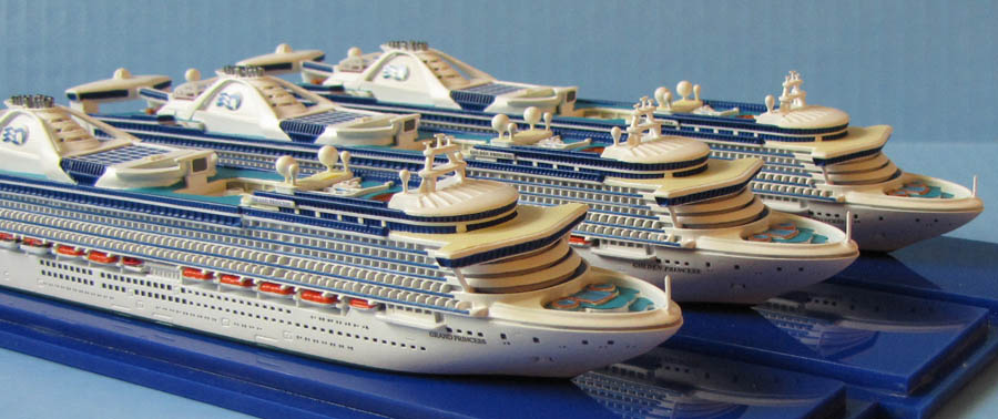 Grand Princess class cruise ship models 1:1250.jpg