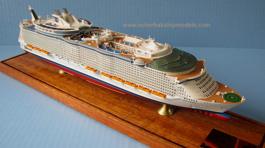 Oasis of the Seas 1:900 scale cruise ship model