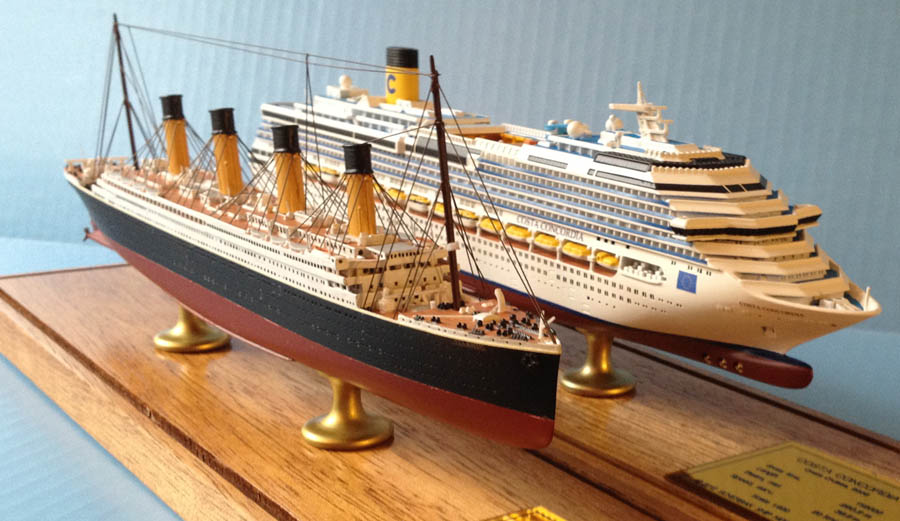 Titanic and Costa Concordia ship models 1:900 scale by Scherbak