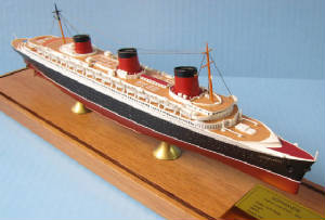 Ocean liner ship models 1:900 scale